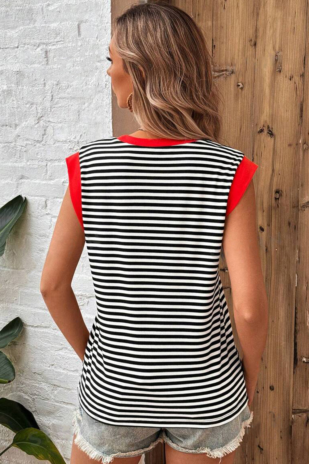 Black Stripe Colorblock Edge Round Neck Tank Top